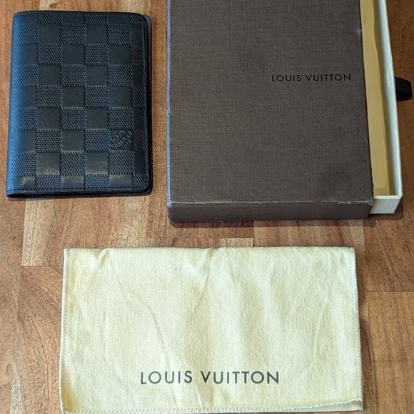 Louis Vuitton Passport Wallet - Damier Infini Onyx - Picture 2 of 5
